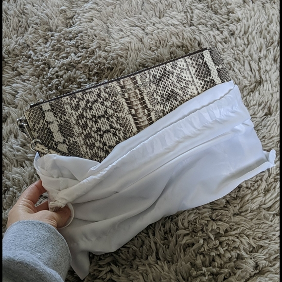 Michael Kors Clutch - Picture 4 of 10